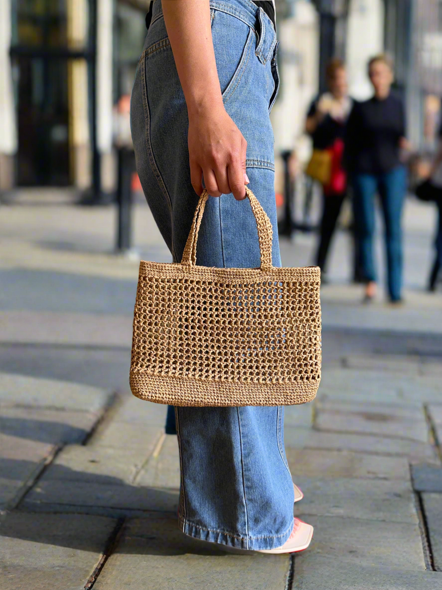 Chic raffia tote for summer beach holiday, trendy small straw tote, crochet raffia bag, raffia handbag, straw bag, raffia beach bag