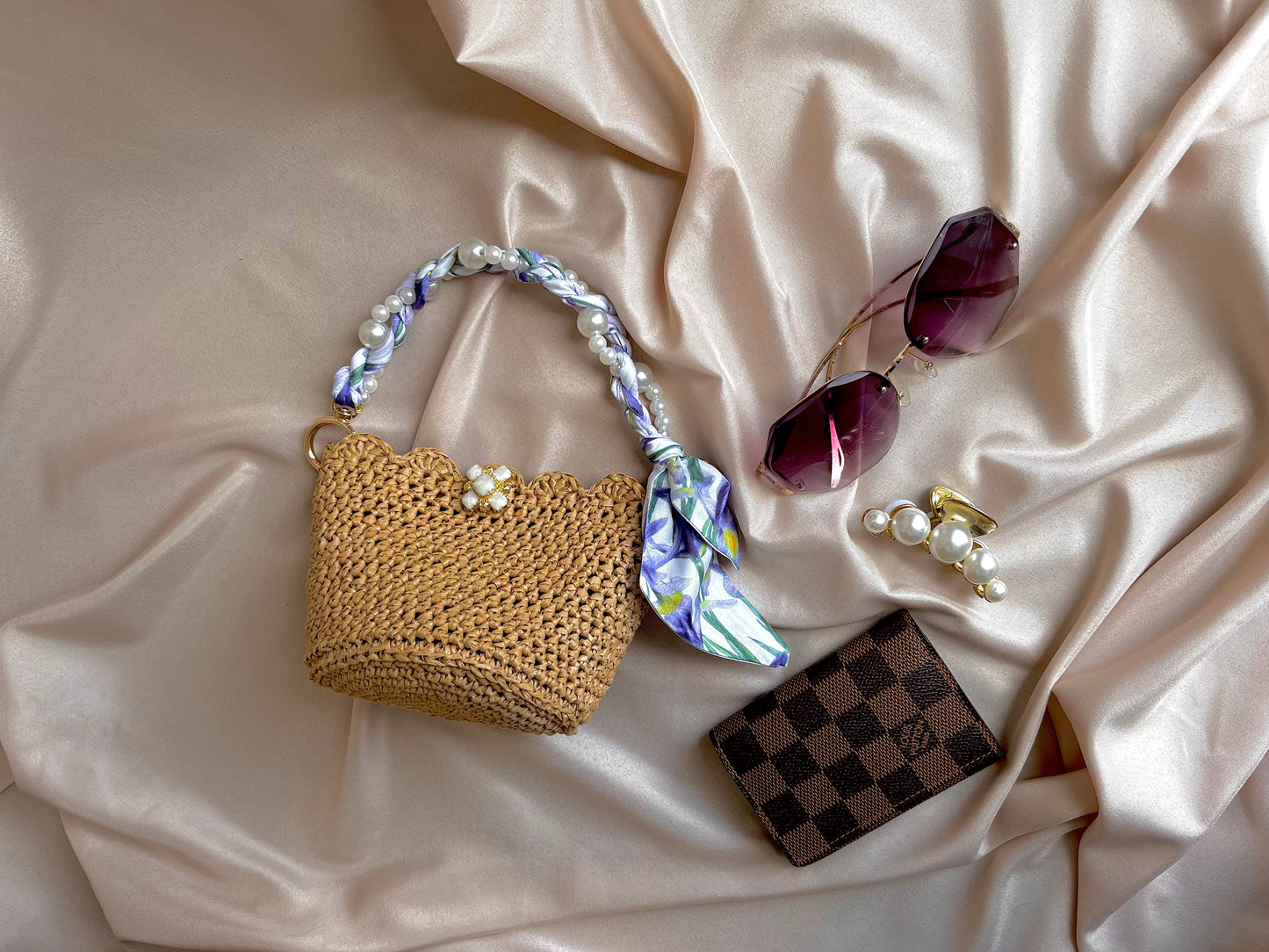 Chic and Elegant mini raffia handbag