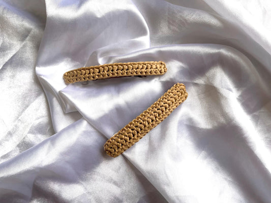 Raffia Barrette for minimalist summer holiday style beach look