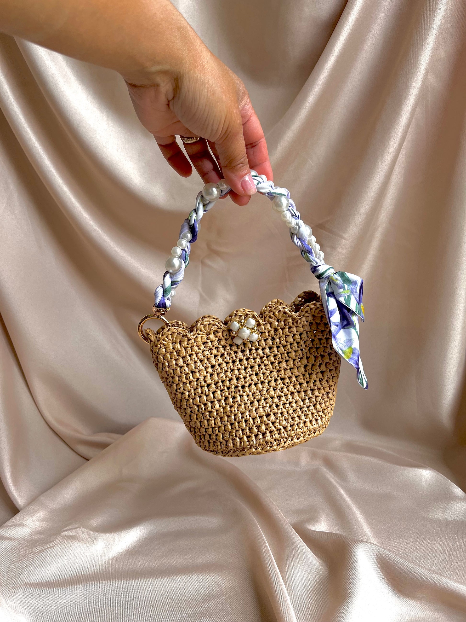Chic and Elegant mini raffia handbag