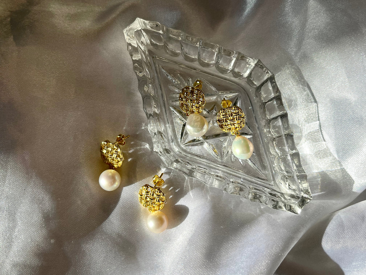 Glamorous gold plated silver freshwater pearl dangle earrings
